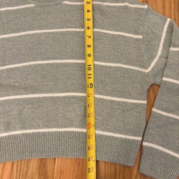 H&M | Grey and White Striped Mock Neck Sweater | Small - Picture 3 of 6